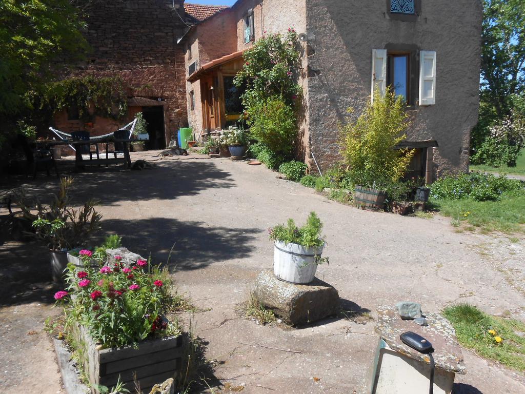 Gite Des Monts Saint-Izaire Exterior photo