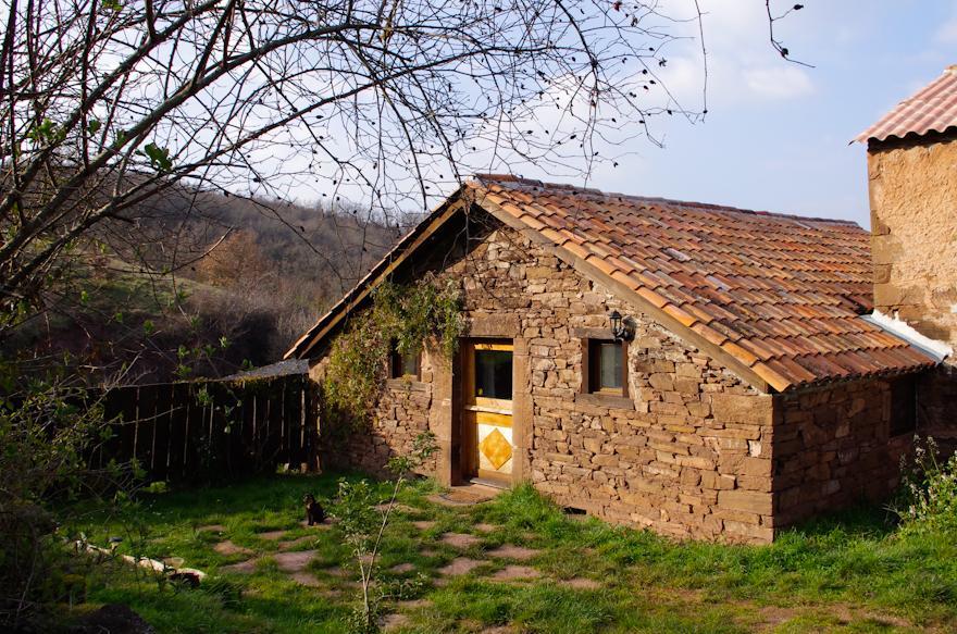 Gite Des Monts Saint-Izaire Exterior photo